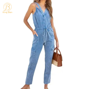 Tute Jean blu femminili OEM ODM con tasche Abbigliamento casual Jean lavato senza maniche in vita elastica in denim da donna 